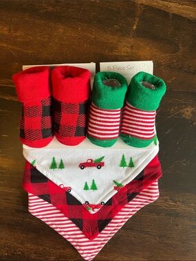 Hudson Baby Red & Green Holiday Sock and Bib Set